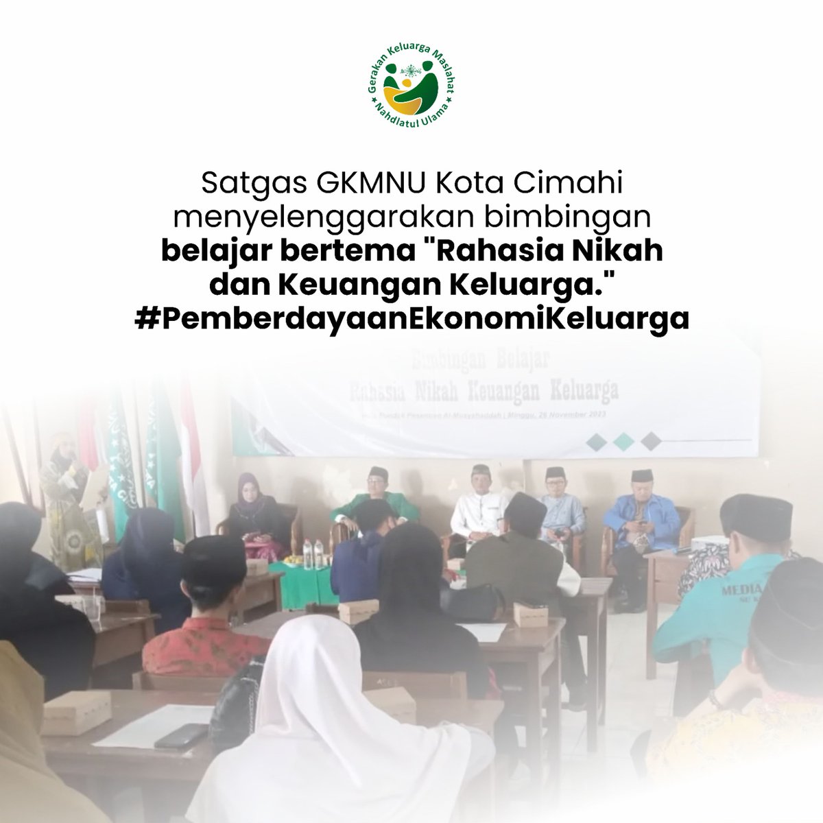 Sebagai warga nahdliyin saya merasa bangga dan sangat mendukung program GKMNU nya PBNU.

GKMNU menyelenggarakan bimbingan belajar bertema "Rahasia nikah dan keuangan keluarga".

Lewat bimbingan ini diharap warga NU mampu membangun keluarga sakinah yang Mandiri dan tangguh secara