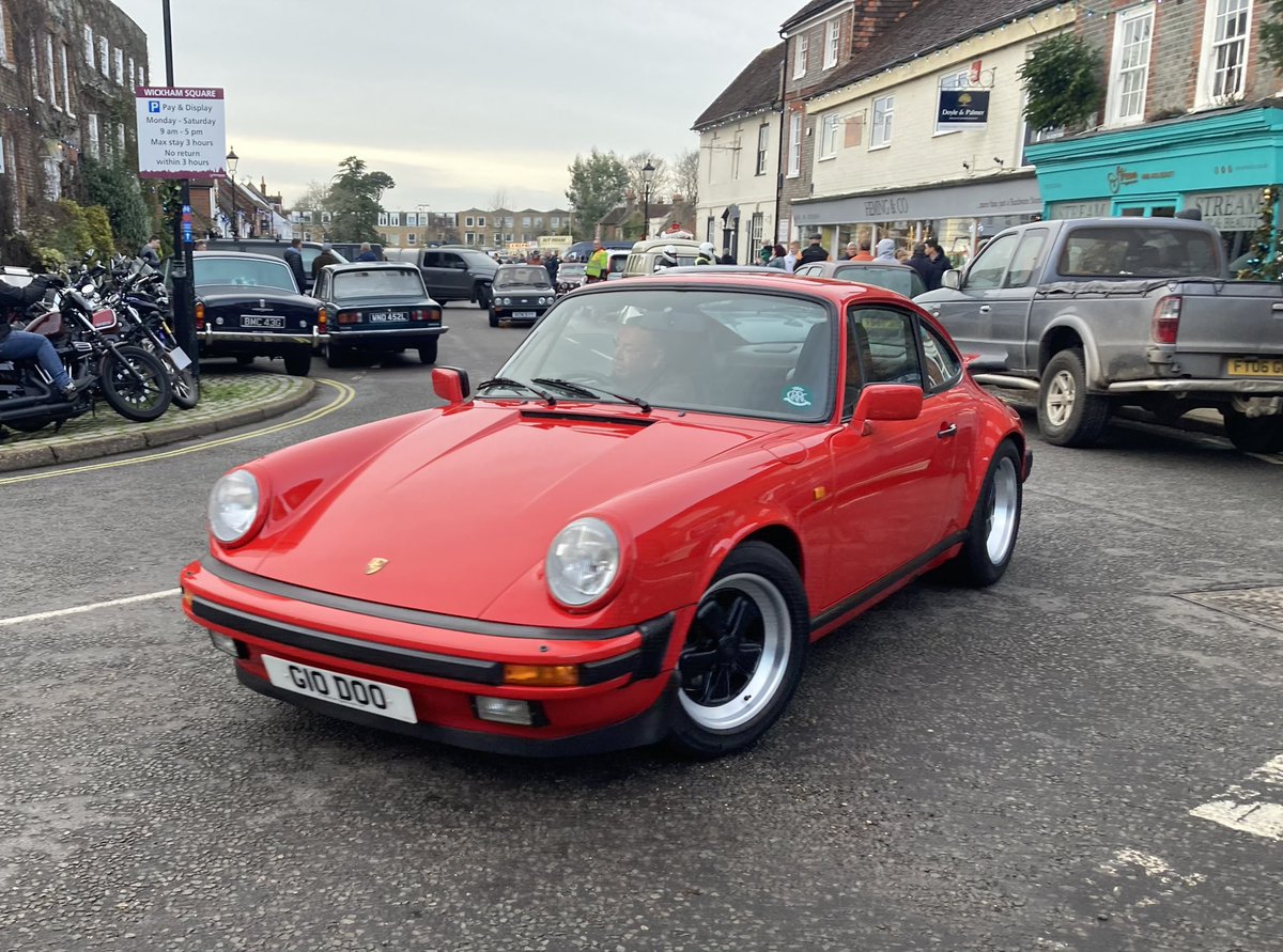 classiccarguru1's tweet photo. #WickhamSquare https://t.co/CjGe6LT9Nz