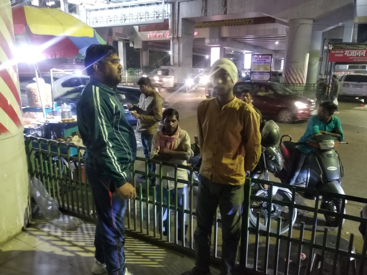 DAYNULMLUCKNOW's tweet photo. 24 दिसंबर 2023 को सी ब्लॉक इंदिरा नगर आश्रय गृह के समीप पॉलिटेक्निक चौराहे पर मोबिलाइजेशन अभियान चलाया गया। एच ए एल से 5 लोगों को तथा पॉलिटेक्निक चौराहे से 7 लोगों को मोबिलाइज कर के आश्रय गृह लाया गया।
#UPCares #SupportforHomeless #NULM #UP #CBlockIndiraNagar #SHELTERHOME https://t.co/yqZDlIZafR