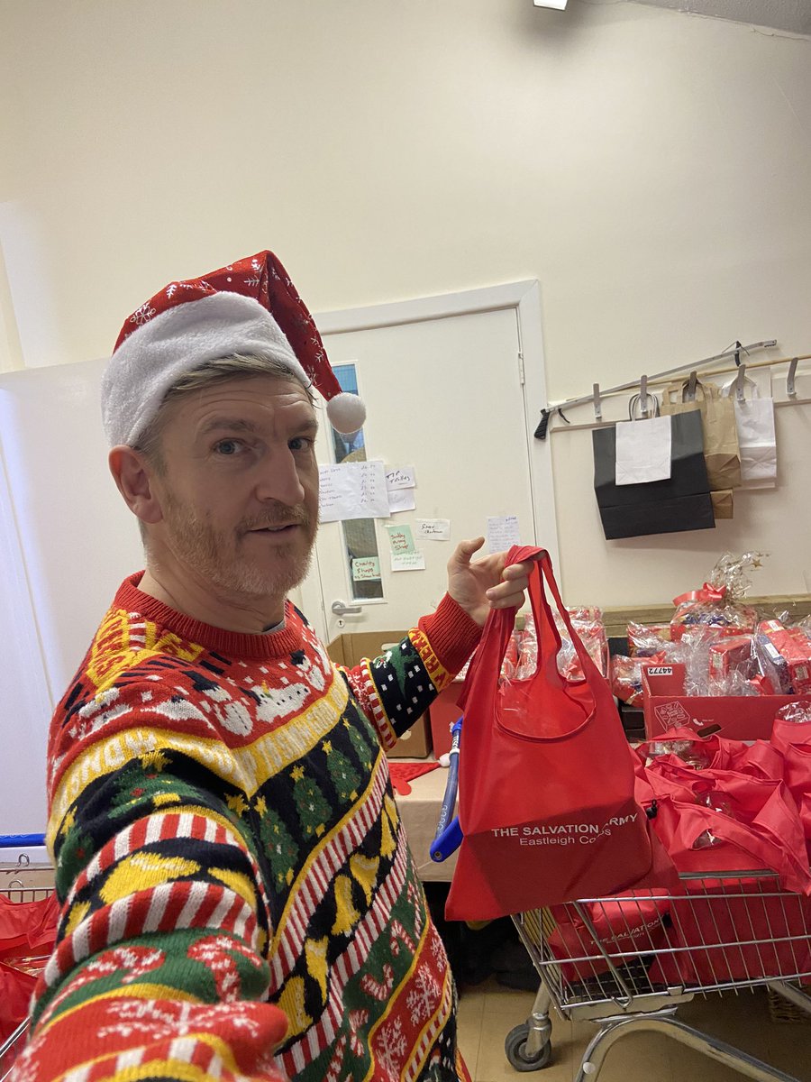 JamesSloper1976's tweet photo. Absolutely loved helping out at @salvationarmy yesterday,the generosity of others is amazing especially in the current climate it’s nice to know people care. It was a pleasure meeting everyone and spreading a little joy 🎅🏻🎄❤️ #Christmas2023 https://t.co/lablj2Xvlb