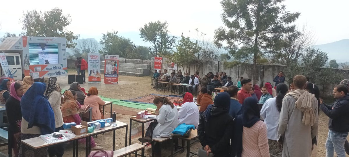 dioudhampur's tweet photo. #ViksitBharatSankalpYatra
Agriculture Department set up Diverse Stalls during  #VBSY Program at Pyt. Dhalpar, Udhampur. A Step Towards Progress &amp; Community Empowerment.
@diprjk 
@rai_saloni https://t.co/f8C8ZxKFcD