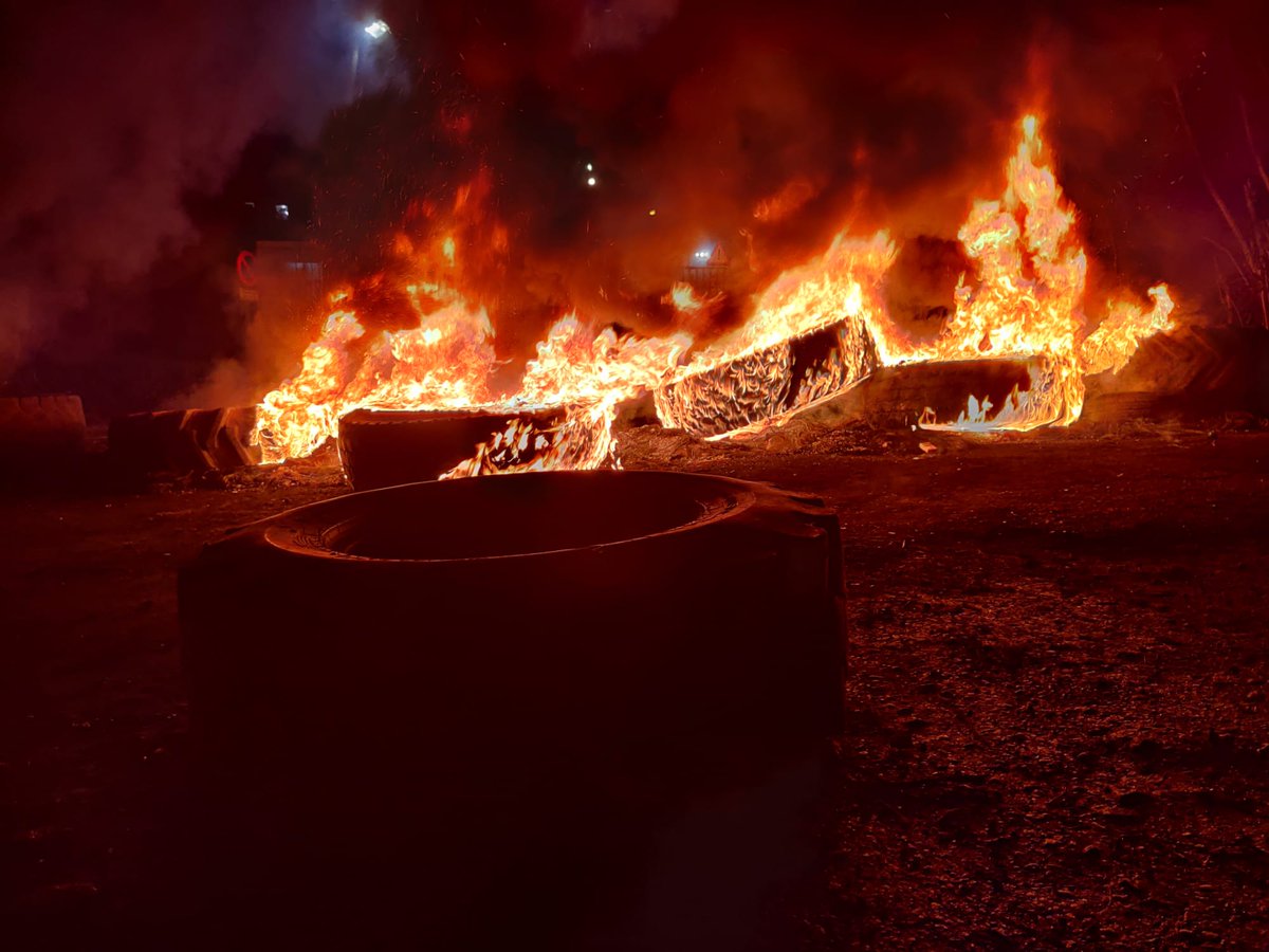 FIUSO_Asturias's tweet photo. #USOindustria Asturias 44 días de #Huelga #Barricadas en #OROVALLE Sobran las palabras y hablan por sí solas las imágenes.Una plantilla unida en #Llucha ante la actitud #VERGONZOSA de la dirección #líderes #NiUnPasoAtrás #NuevosTiempos #Adelante NO OLVIDAMOS!!! https://t.co/NM5WVhbNVn