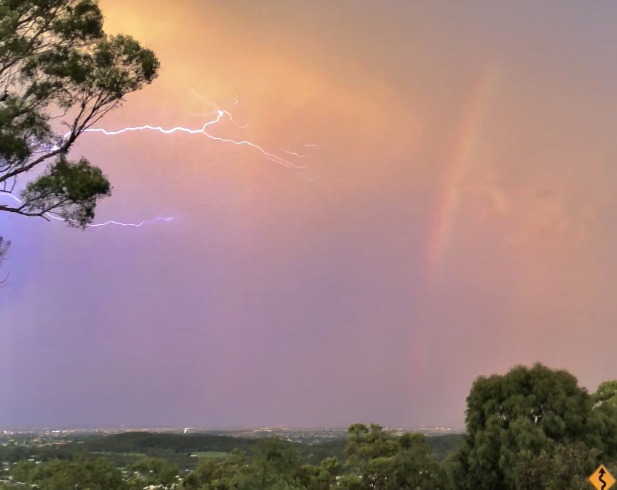 I was just witness to the most magnificent #sunset #rainbow + #lightning + #mammatus + #crepuscular ray scenes in the skies over #brisbane that I've ever seen in my life!
Here's the sunset rainbow+lightning component of it