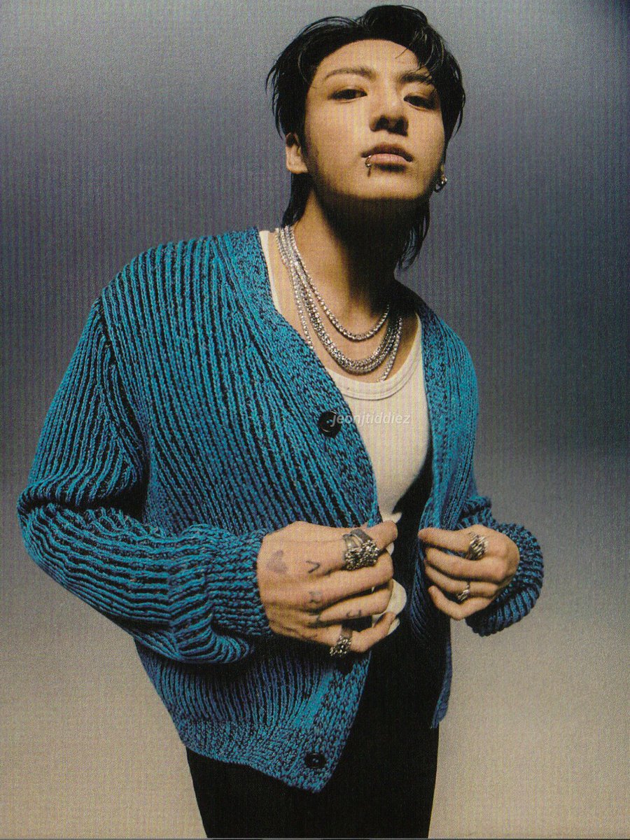 jeonjtiddiez's tweet photo. Need him in my bed in this blue cardigen and white tank top https://t.co/dss382VZRY