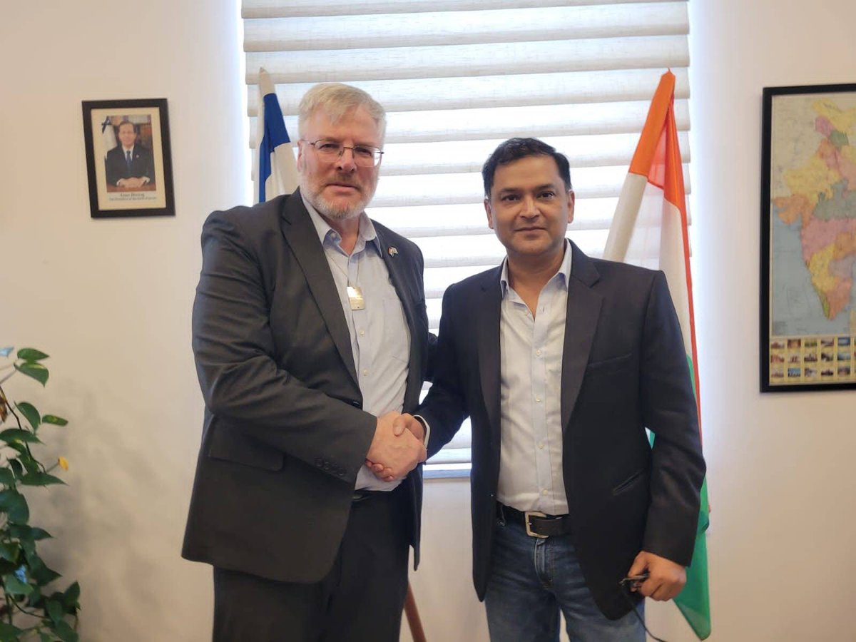 Honoured to meet Israeli Ambassador to India Mr. @NaorGilon It was wonderful meeting him and he was, as always, warm, hospitable and knowledgeable.