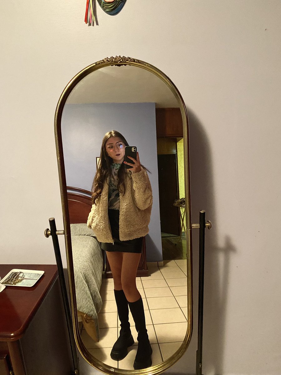 _PaauDiaz's tweet photo. Ayer coco y yo lucíamos fabulosas con el mismo outfit https://t.co/EvI0U4guF9