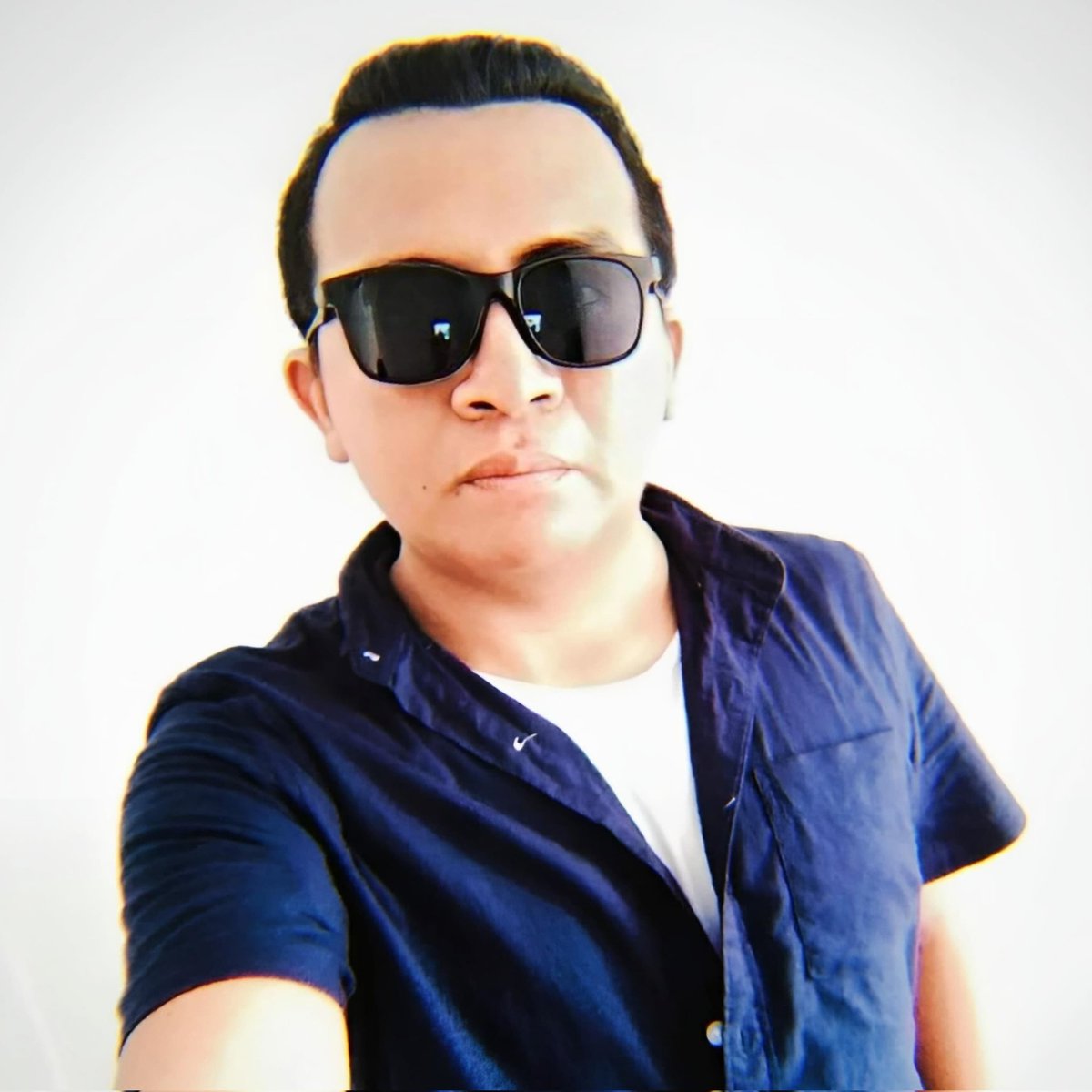 Felixmtzt's tweet photo. #NuevaFotoDePerfil https://t.co/IJVF3UooJU