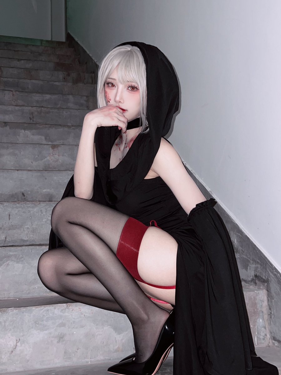 raincattt's tweet photo. #cosplay https://t.co/v0zoAIsJla