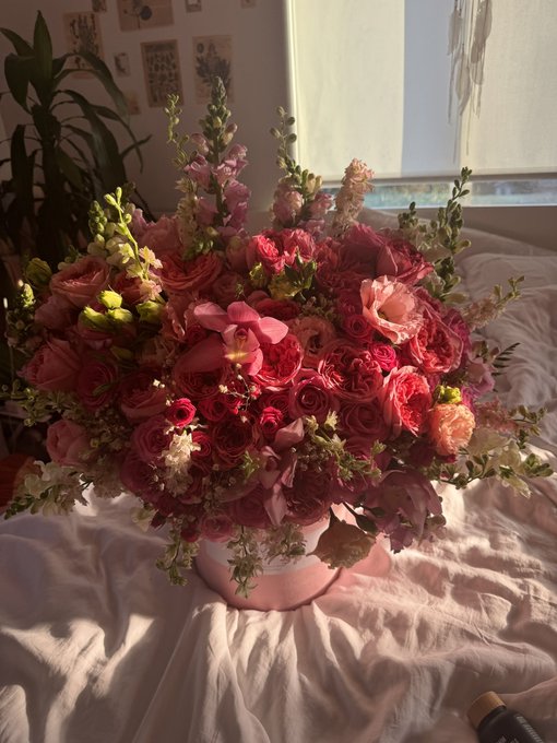 2 pic. Never thought i was a flower girly until now ?♥️ https://t.co/d1xkE0Dlnc
