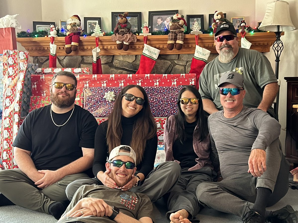 archangeltac1's tweet photo. All of us at Archangel want to wish you a very Merry Christmas. We hope you are staying safe &amp; enjoying time with family &amp; friends this season. And remember, our special Christmas sale ends this week. Use code “ATHOLIDAY25” to get $25 off all orders over $100. Happy Holidays ❄️ https://t.co/O4ZfpKCcix