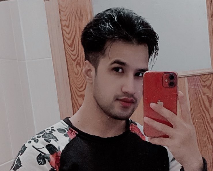 xboy8182's tweet photo. New hair cut 💇 #hairstyles #hairstyle 
.
X.

.
.
X
X
X
X
#MunawarFaraqui𓃵 #AsimRiaz #lock #BiggBos17 https://t.co/vBOiGgY1tq