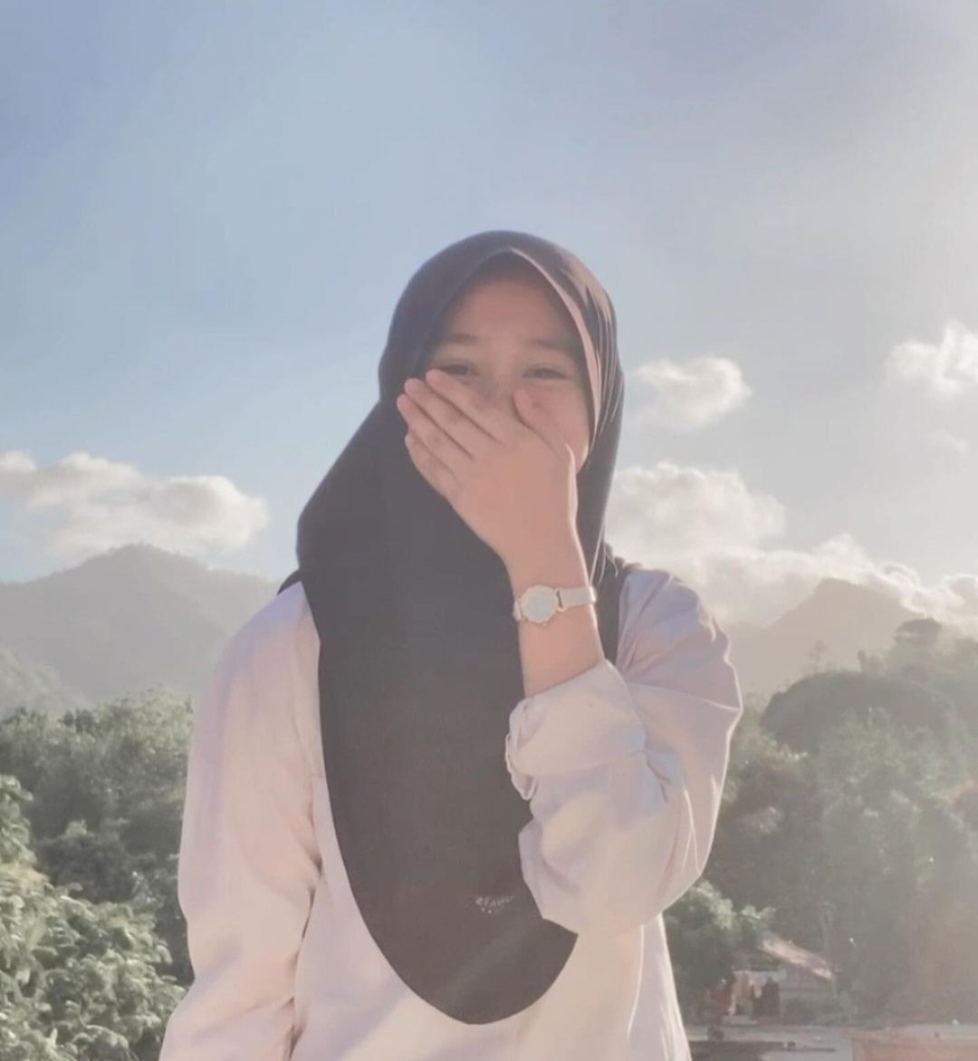 Greenteaziva's tweet photo. Ketika aku di tembak sama dia hehe *reaksi ku* https://t.co/tbeO4dVIkU
