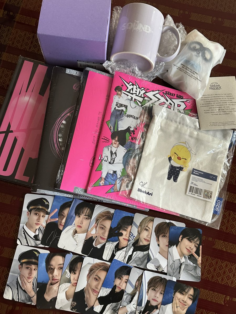 hyunsungcart's tweet photo. #HSCPHGIVEAWAY
YEAR-ENDER GIVEAWAY 🎉✨

Ten (10) STAYs will win Stray Kids Random Official Merchandise (see list attached)

Mechanics:
1. Must be following @hyunsungcart and @Stray_Kids 
2. Like &amp; RT this tweet
3. Tag 2 STAY Mutuals

— Ends Dec 31, 2023. Goodluck! 🫶🏼 https://t.co/peNRsmF5uT