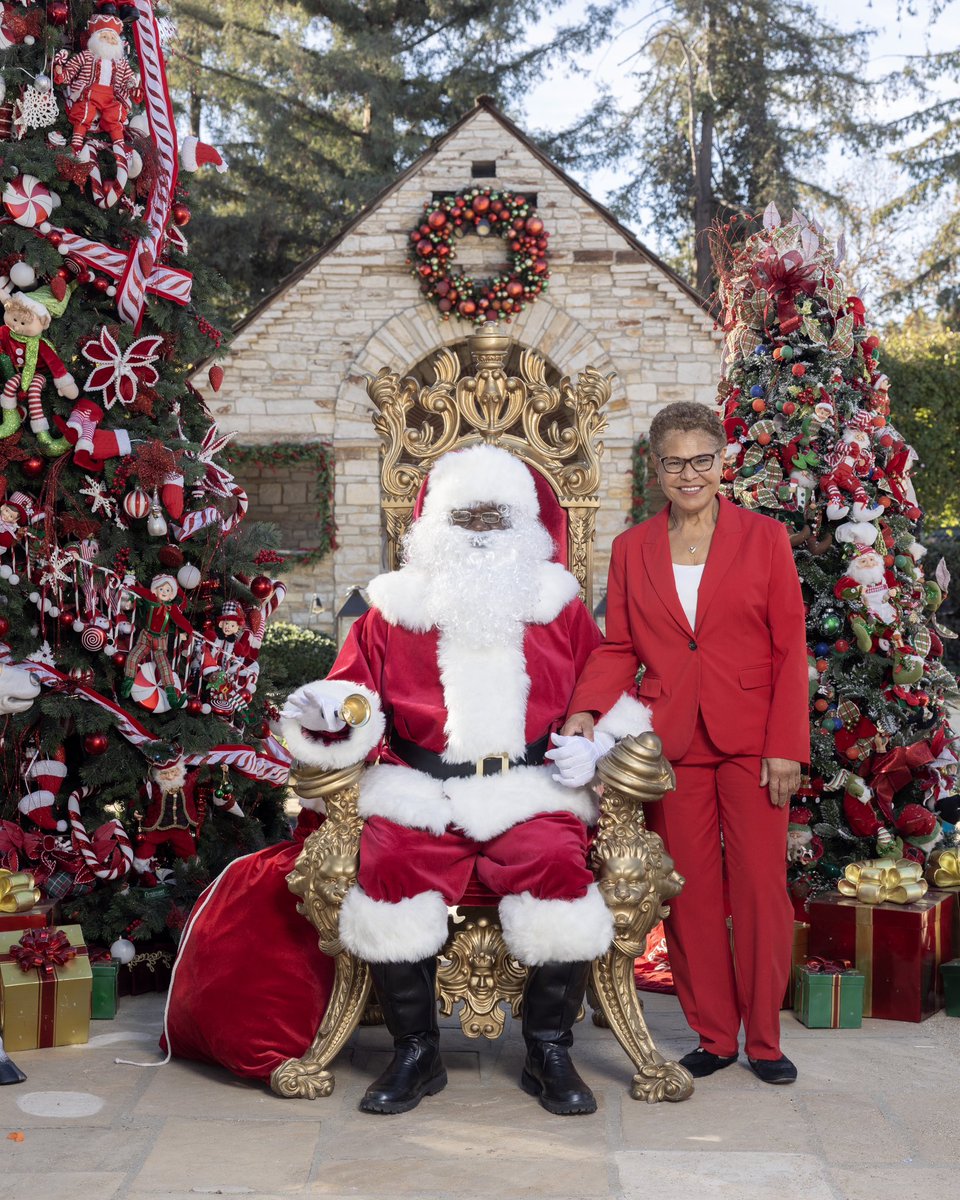 GettyHouse's tweet image. Wishing you a very Merry Christmas from the Getty House Foundation!#GettyHouseFoundation #GettyHouse