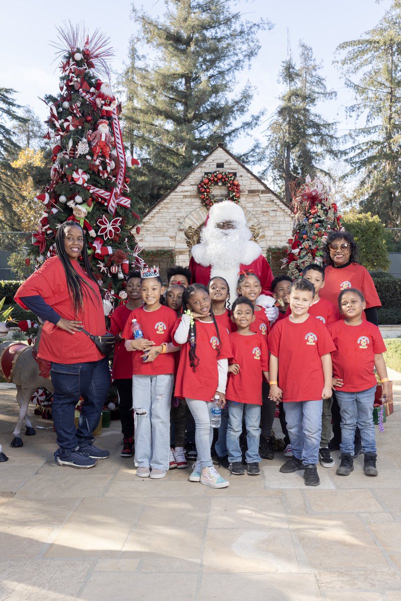 GettyHouse's tweet image. Wishing you a very Merry Christmas from the Getty House Foundation!#GettyHouseFoundation #GettyHouse