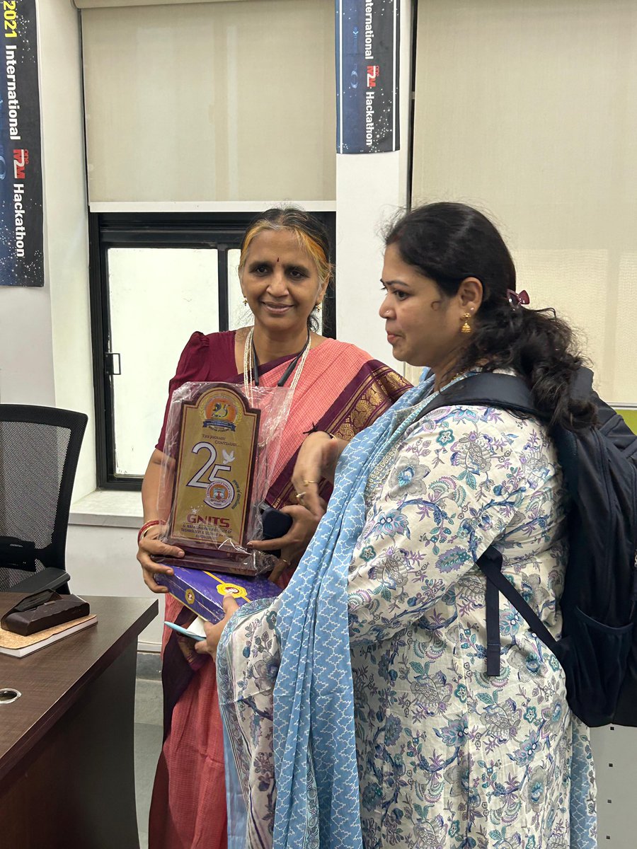LivingLabHyd's tweet photo. GNITS FDP team had an exciting visit to the Smart City Living Lab at IIIT Hyderabad! Faculty members from different colleges joined us as Anuradha Vattem and Prof. Aftab shared insights into the implementation of the Smart City Living Lab. 🌆 #SmartCity #IIITHyderabad #Education https://t.co/gMXkI3rabr