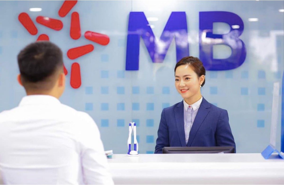 CHIENTHANGTV6's tweet photo. 📢📢📢🆘TIN NÓNG 🆘👇📢📢
Ngân hàng Quân Đội Quần VC #MBBANK đang tăng nợ xấu, sắp phá sản tới nơi. Vụ ngân hàng quân đội quần ở Tuyên Quang không trả tiền cho dân, mà bắt dân nhận trái phiếu, còn chưa giải quyết xong, thì bây giờ lộ ra tin ngân hàng quân đội quần VC đang bị tăng nợ xấu.
Tốc độ gia tăng nợ xấu ngày càng tăng, không còn kiểm soát được nữa. Chỉ trong tháng vừa rồi thì nợ xấu tăng thêm gần 2%. Đây mới chỉ là con số do VC đưa ra, con số thiệt chắc chắn cao hơn nhiều.
Một tháng mà nợ xấu tăng 2%, và tăng liên tục không kiểm soát, thì ngân hàng quân đội quần VC đã phá sản rồi, không còn tiền trả lại cho dân, mà để lại một đống nợ xấu khổng lồ. Mật tin trong trung ương báo cho biết Số nợ xấu của ngân hàng quân đội quần, là lớn nhất trong hệ thống ngân hàng VC hiện nay, còn lớn hơn đống nợ xấu 2.4 triệu tỷ mà Trương Mỹ Lan để lại.
Nguyên nhân là do ngân hàng quân đội quần VC toàn là tham nhũng trong đó, nên đem tiền gởi của dân đi mua trái phiếu của các tập đoàn bđs. VC làm vậy để ăn huê hồng cho nhiều, lấy tiền bỏ túi riêng. Cứ bán được trái phiếu, là có huê hồng tới 10%. Ngân hàng quân đội quần là nơi giữ trái phiếu nhiều nhất. Mà ai cũng biết trái phiếu là tờ giấy lộn, là lừa đảo, chứ không lấy lại được tiền. Đó là lý do mà ngân hàng quân đội quần ở Tuyên Quang phải ép dân lấy trái phiếu, chứ không có tiền để trả lại cho dân. Vì bao nhiêu tiền bị chuyển đổi hết thành trái phiếu rồi.
Mật tin nghe được số lượng trái phiếu mà ngân hàng quân đội quần đang nắm giữ, là hơn 100,000 tỷ đồng, tương đương 5 tỷ usd. Trong đó có cả trái phiếu Novaland và Vạn Thịnh Phát. Còn tiền thì mất hết rồi, vô trái phiếu hết rồi. Như vậy thì làm sao có tiền trả lại cho dân, thì phải trả lại bằng trái phiếu giấy lộn.
Bầy khỉ VC cứ tiếp tục cho in tiền,giảm lãi suất, tăng tín dụng, bán trái phiếu, bơm thổi bong bóng chứng khoán, bđs cho càng nhiều càng tốt. Phải in tiền ra gấp 10 lần, giảm lãi suất còn 0%, tăng tín dụng lên 20%, bán trái phiếu gấp 10 lần, có bao nhiêu tiền thì đổ hết vô chứng khoán và bđs.
Lúc này hệ thống ngân hàng VC đang phá sản dây chuyền, ngay cả ngân hàng quân đội quần cũng phá sản. Vì vậy, dân ngu trong nước và việt kiều óc heo cứ gởi tiền vô ngân hàng VC, mua trái phiếu, chơi chứng khoán cho càng nhiều càng tốt. Phải bán nhà mà mua trái phiếu VC. Tất cả tập đoàn phải lập tức rút khỏi vn. Tư bản quốc tế phải rút vốn khỏi vn, không đầu tư vô vn.
#VIETNAM #VNCH #TIENGNOISUTHAT #NHANQUYEN #CHIENTHANGTV #TUDO #THAMNHUNG #CHONGTHAMNHUNG #TINTUC #THANHTRUNG #DOTLO #CHINHTRIVIETNAM #N10TV #HANOI #HCM #BOCONGAN #NGUOIVIETNAM