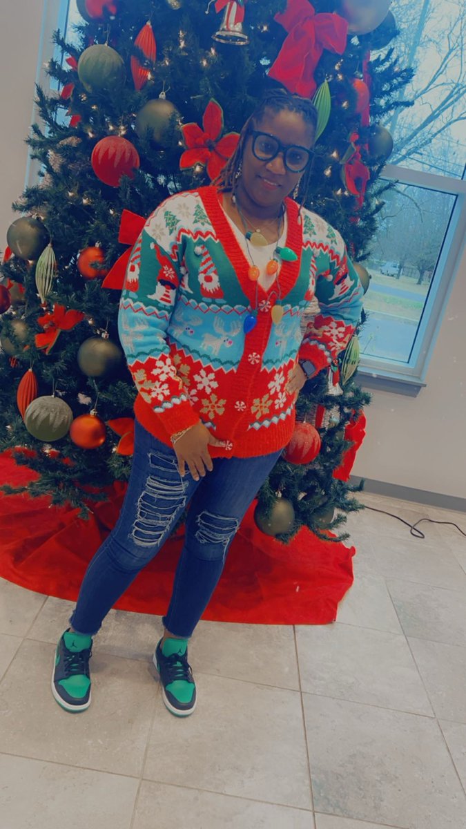 MzEiGhT8_2u's tweet image. Christmas 2023 #DavisGirls❤️💚