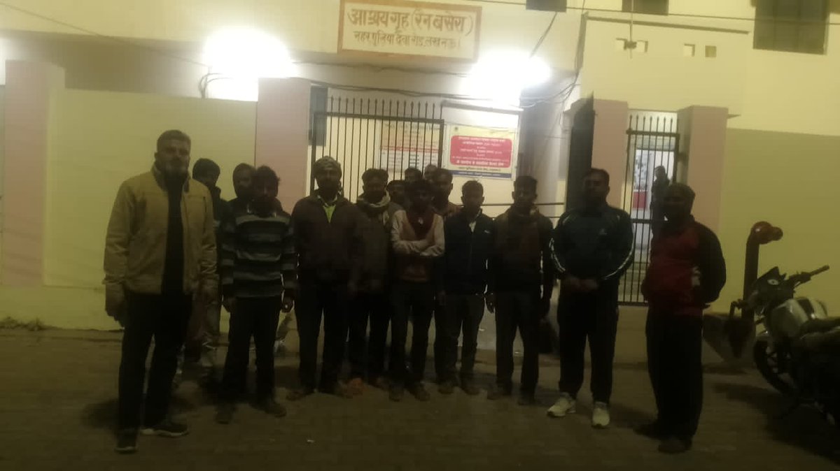 DAYNULMLUCKNOW's tweet photo. बड़ती शीत लहर के दृष्टिगत दिनांक 24 दिसंबर 2023 को वृहद स्तर पर मोबिलाइजेशन अभियान चलाया गया तथा बाहर रात गुज़ार रहे बारह लोगो को देवा रोड आश्रय लाया गया।
#UPCares #SupportforHomeless #NULM #UP #DEVAROAD #SHELTERHOME #LUCKNOW https://t.co/uvPzaexsSB