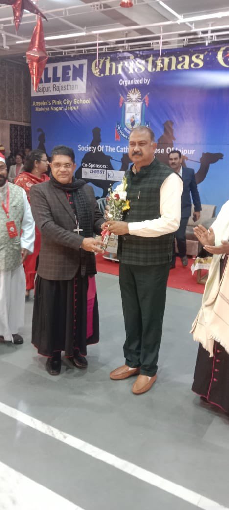 RafeekKhanInc's tweet photo. #Christmas_Day के अवसर पर सैन्ट एन्सलम स्कूल मालवीय नगर जयपुर में आयोजित कार्यक्रम में शामिल होकर हार्दिक बधाई एवं शुभकामनाएँ दीं।
#MLARafeekKhanInc
#Adarshnagar #Jaipur https://t.co/dn3dcymrfp