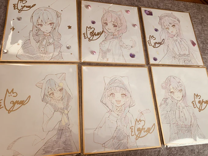 6枚描いた! 先に描いたやつちょっと下手かも...😶