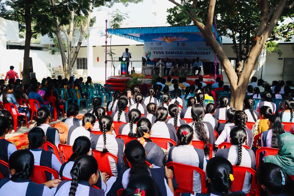 _NSSIndia's tweet photo. #Yuvasamvad 
 Youth Dailogue one day Program and Panch Pran pledge organised by Patil Academy Degree College for women Sindhnur

@YASMinistry @Anurag_Office @NisithPramanik https://t.co/cwkXn1l8rU