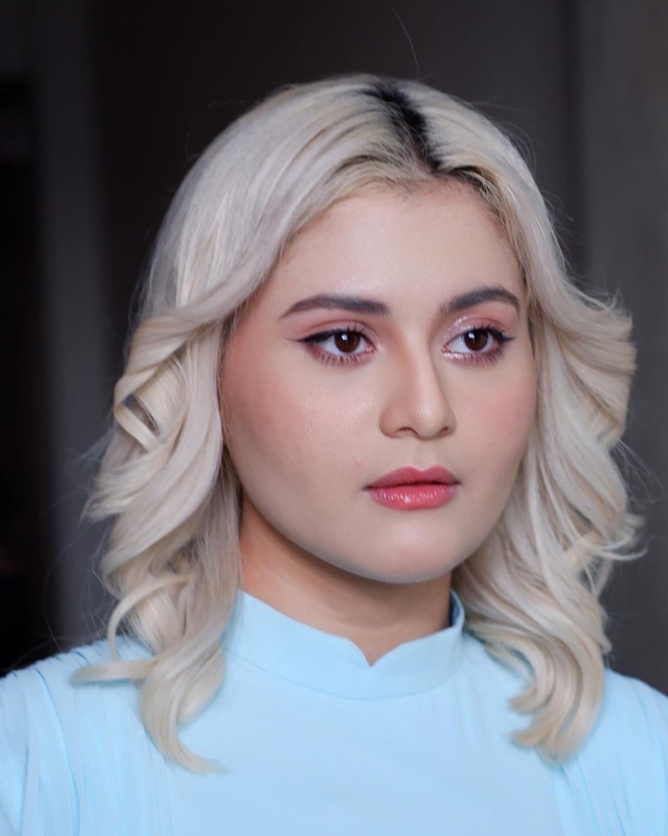 lvlimua's tweet photo. MAKEUP BURUK WEI KALAU TAK PAKAI LASHES!

Yeke? Hehehehe People seems to like to have stories maka ayuhla kita story. 

Actually kalau u tnya LVLI as a makeup artist “ perlu ke pakai bulu mata atau lashes? ” the answer is bergantung pada situasi…….. https://t.co/J3SJCKFcS9