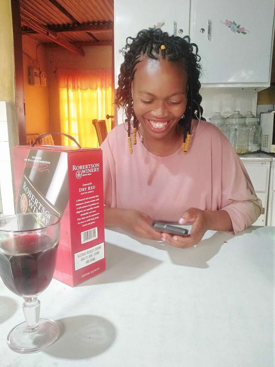 MthwaloShaz's tweet photo. We had a wonderful time with my childhood friend, A lovely rainy Xmas 🎄 at home hey🦋🥳🍓🥂🎊🌹 https://t.co/xe37KE1rbq