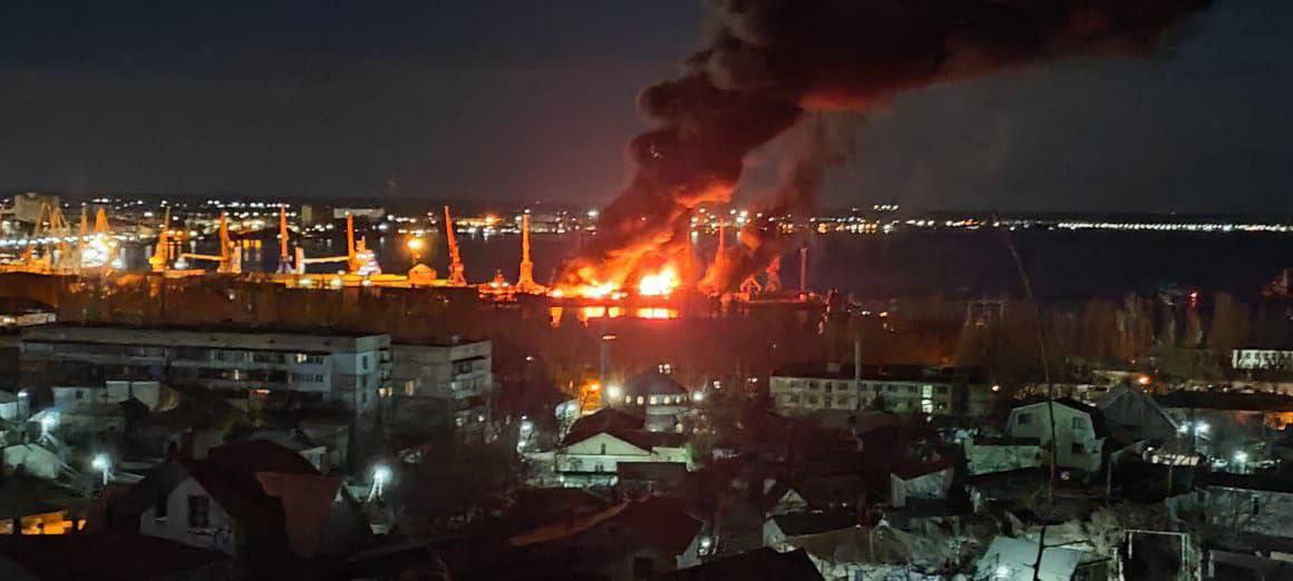 russian Novocherkassk landing ship was destroyed in Feodosia tonight.
 
Ukrainian pilots did an excellent job.
 
Crimea is Ukraine. There is no place for the occupier's fleet here.
