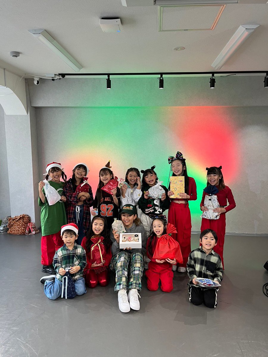 Litstudio_e's tweet photo. 今年のラスト Lessonでした‼️
また2024年も皆様よろしくお願いいたします🙇‍♂️

更に盛り上げて行きましょう‼️
#Litstudio #2024年 #更なる飛躍 https://t.co/lfCmBHreoM