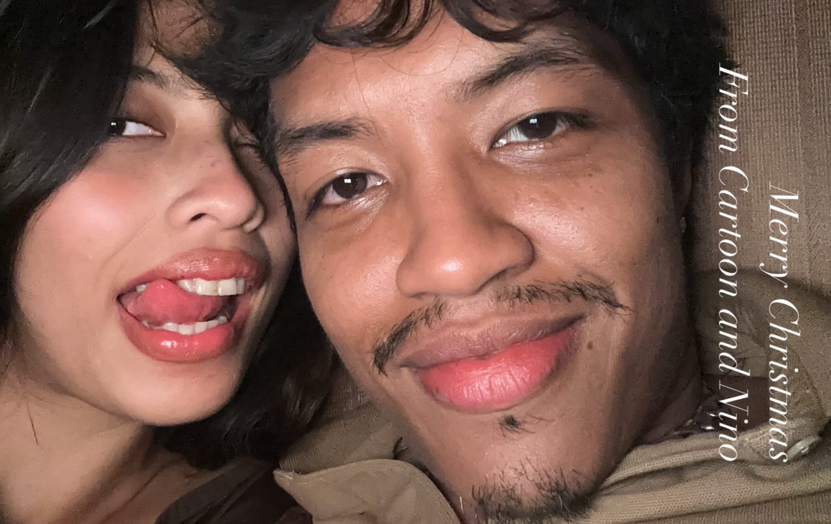 THAIBOYAGENDA's tweet photo. merry christmas from thaiboy and his wife 🎄 https://t.co/11tBICaLFJ