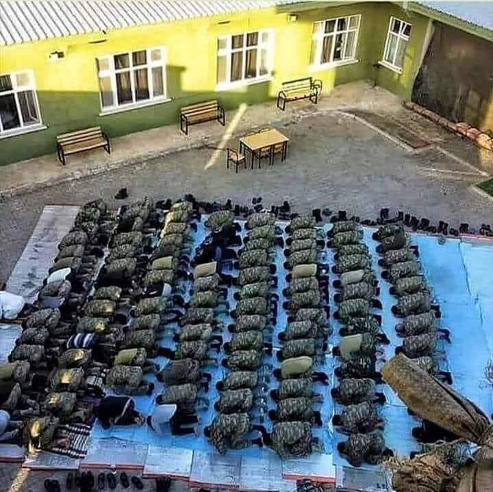 Cesaretini İmânından alan bir toplumu zayi etme Yâ Rabbi..!!🤲