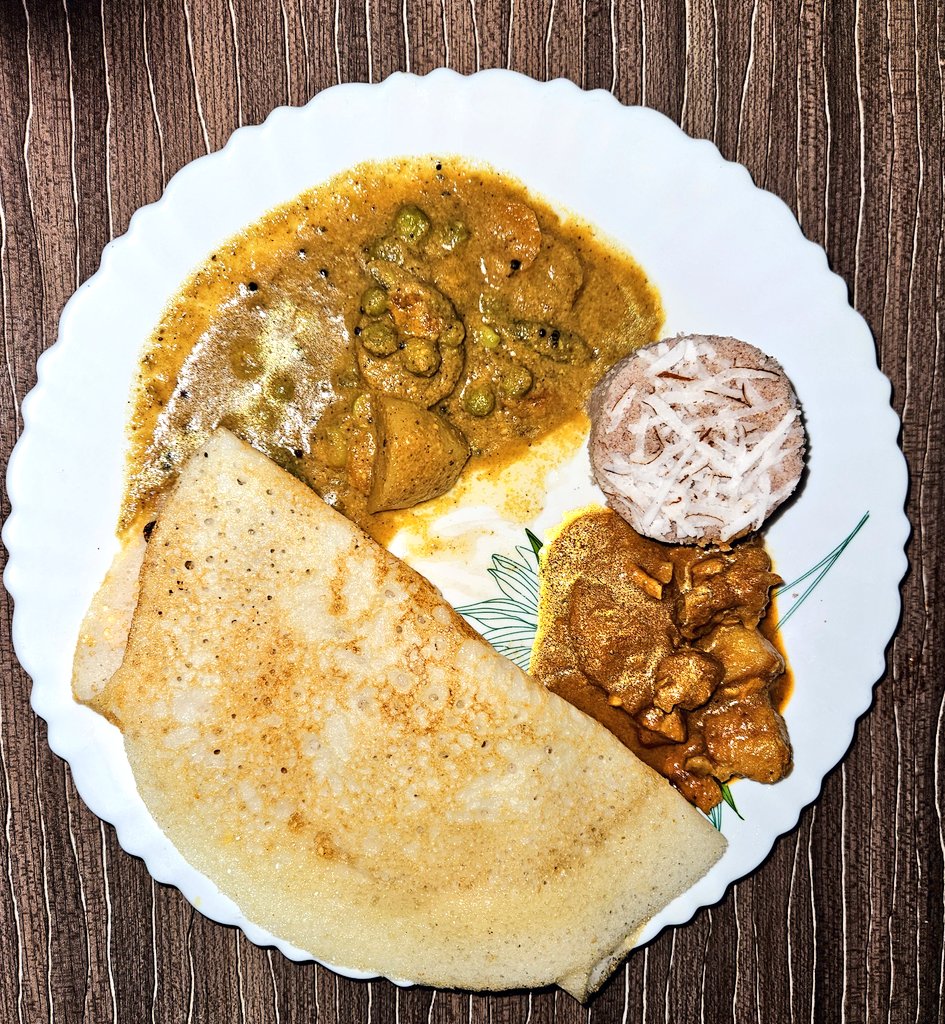 Dosai chicken curry, Puttu kuruma

Breakfast special 😋 💕 

#foodie
#breakfaststories
#foodphotography