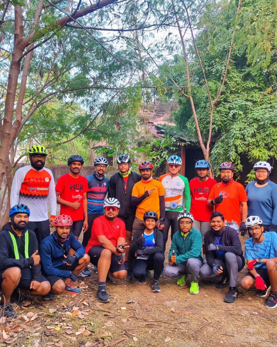 #HyderabadCyclingRevolution Happy Hyderabad Cyclist Thanks @historianhaseeb for organising Heritage Ride to Tipu Khan Sarai / Nampally Sarai #heritageofindia #Heritage #HeritageCity #CyclingCommunityOfHyderabad #Cycling #Cyclist #Hyderabad @TelanganaCMO @TSMAUDOnline