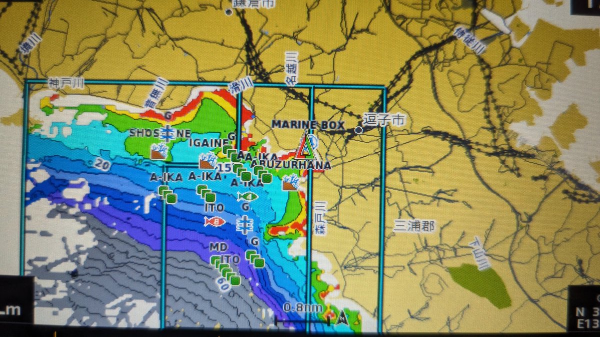 jn1sut's tweet image. ガーミン魚探詳しい方に引っかかればと思い投稿します。何らかの原因でチャート画面でダウンロードした地図の枠が表示されるようになってしまいました。この枠を消去したいのですが、やり方分かる方いらっしゃいますでしょうか？
#ガーミン魚探 #echomap #GARMIN #ガーミン #echomapUHD