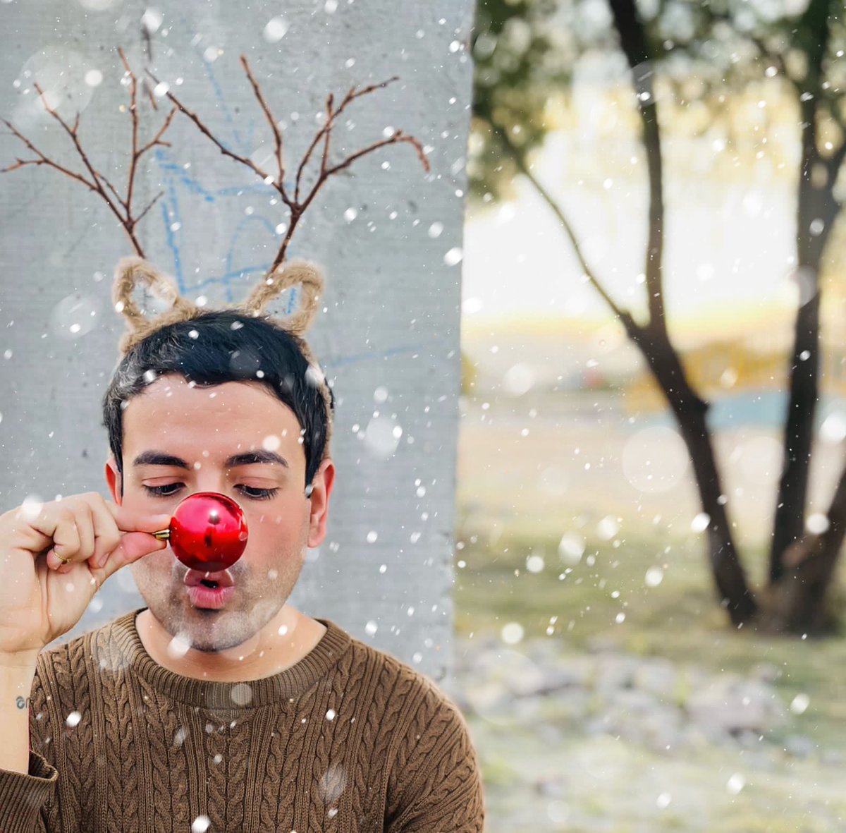 Iamedgarrobledo's tweet photo. #FelicesFiestas https://t.co/gVhPYJbnEz