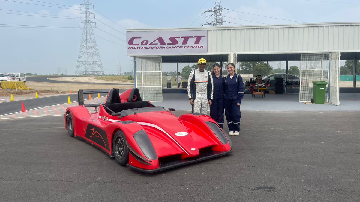 ConcernIndia_'s tweet photo. It was a  day of sheer exhilaration. Thank you Narain Karthikeyan and @autocarindiamag  for giving the winners of our Art For Concern auction the experience of a lifetime. Riding with you on a racing track - it was the ultimate adrenaline rush. https://t.co/AQekoky0LE