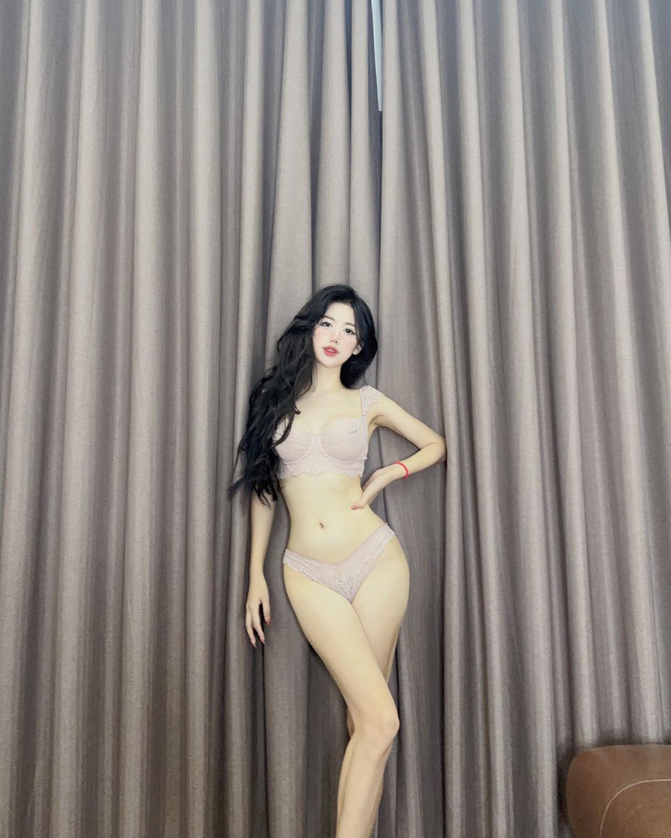 Toasu335's tweet image. Xin chào! Tôi là người phụ nữ đáng yêu và hài hước, tìm kiếm một người bạn nam để cùng cười và tận hưởng những khoảnh khắc đáng nhớ.