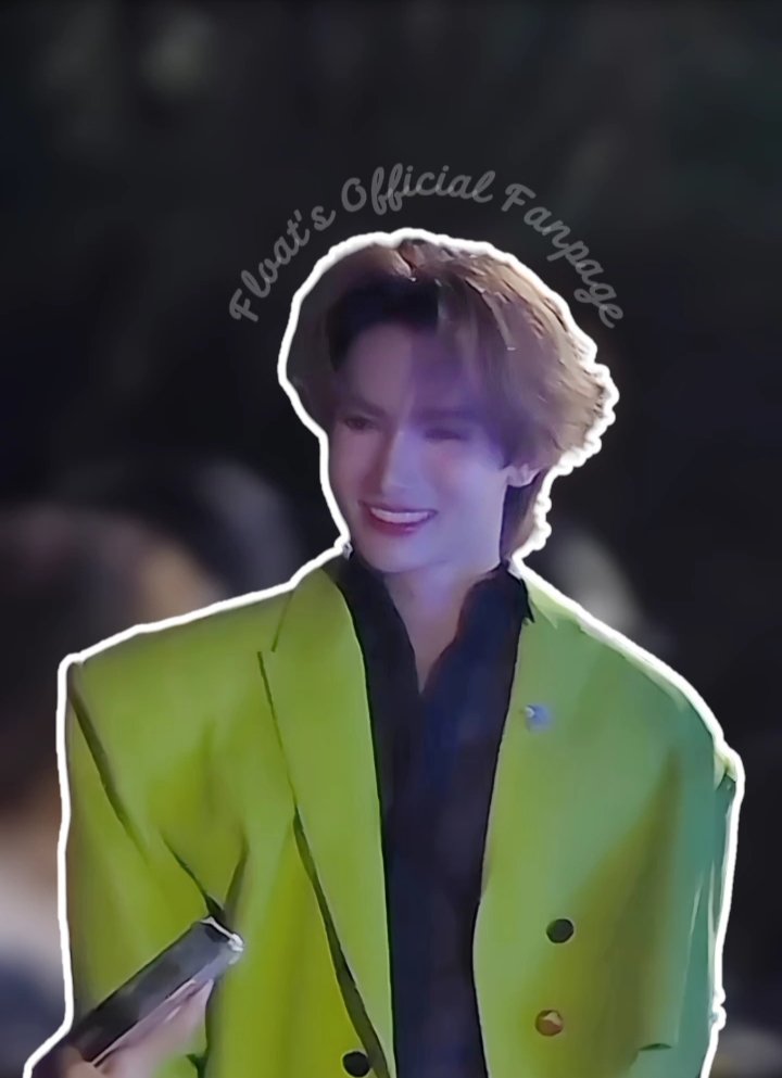 floatofficialFP's tweet photo. ★231225★
@FloatNw at Beauty Gems Christmas Tree Lighting Ceremony
#floatnattawut #float_hashtax #floatofficialfanpage https://t.co/8xCy4mGWqg