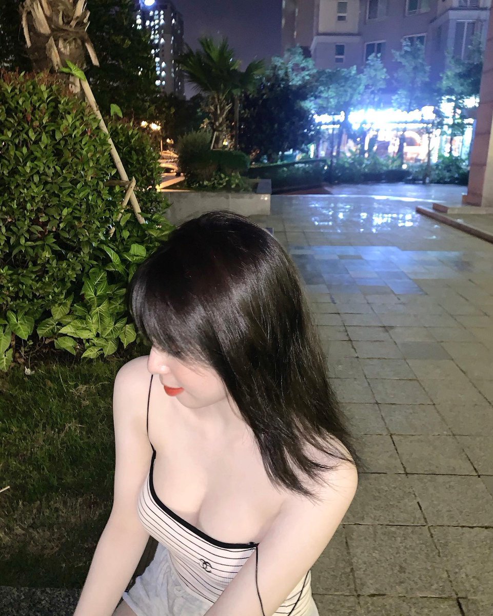 Chào bạn! Tôi là người phụ nữ tình cảm và sẵn lòng chia sẻ cuộc sống, muốn tìm một người bạn nam đáng tin cậy và đồng hành.