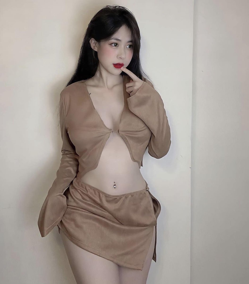 Xin chào! Tôi là người phụ nữ yêu thiên nhiên và muốn tìm người bạn nam để khám phá thế giới cùng nhau.