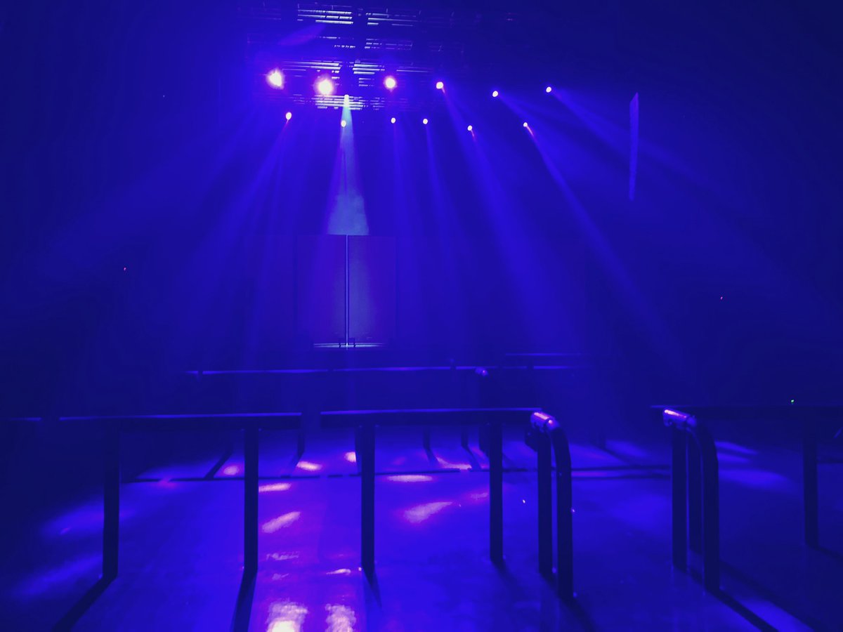 Hi_sui_hou's tweet photo. 先日24日にMIKU BREAK Xmas Partyが開催されました!
今回も全体の映像管理や下記映像の制作に携わりました!
・全編通したLED内の空間演出
・Opening/Shower/Slick Flexin'/SPACE/DROP/SHINTARO V PROJECT/Overlap/That`sMyZone/WeAreHatsuneMiku の映像演出
#MIKUBREAK
#CONDENSE
#thinkandsense https://t.co/hdeME9iAMB