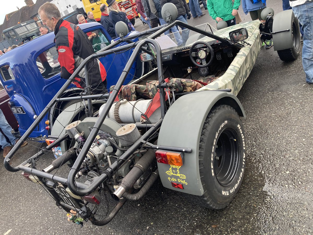 classiccarguru1's tweet photo. #WickhamSquare https://t.co/41Hlm8Vz48