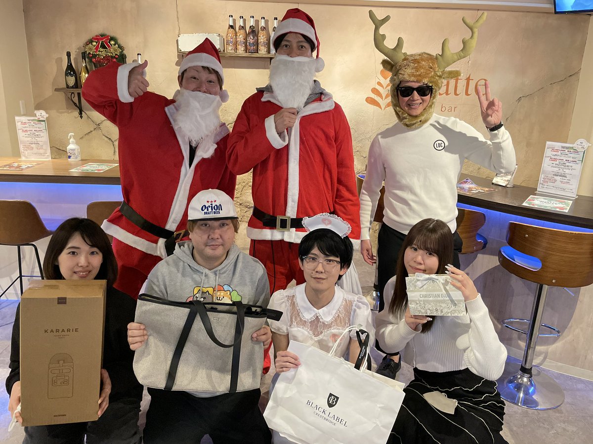 LDCkomi's tweet photo. ldcサンタからクリスマスプレゼント🎅🎁
昨日シカも大変やったで🦌🕶️

#ガールズバー
#ガルバ
#クリスマス https://t.co/EO0eXwN5uX