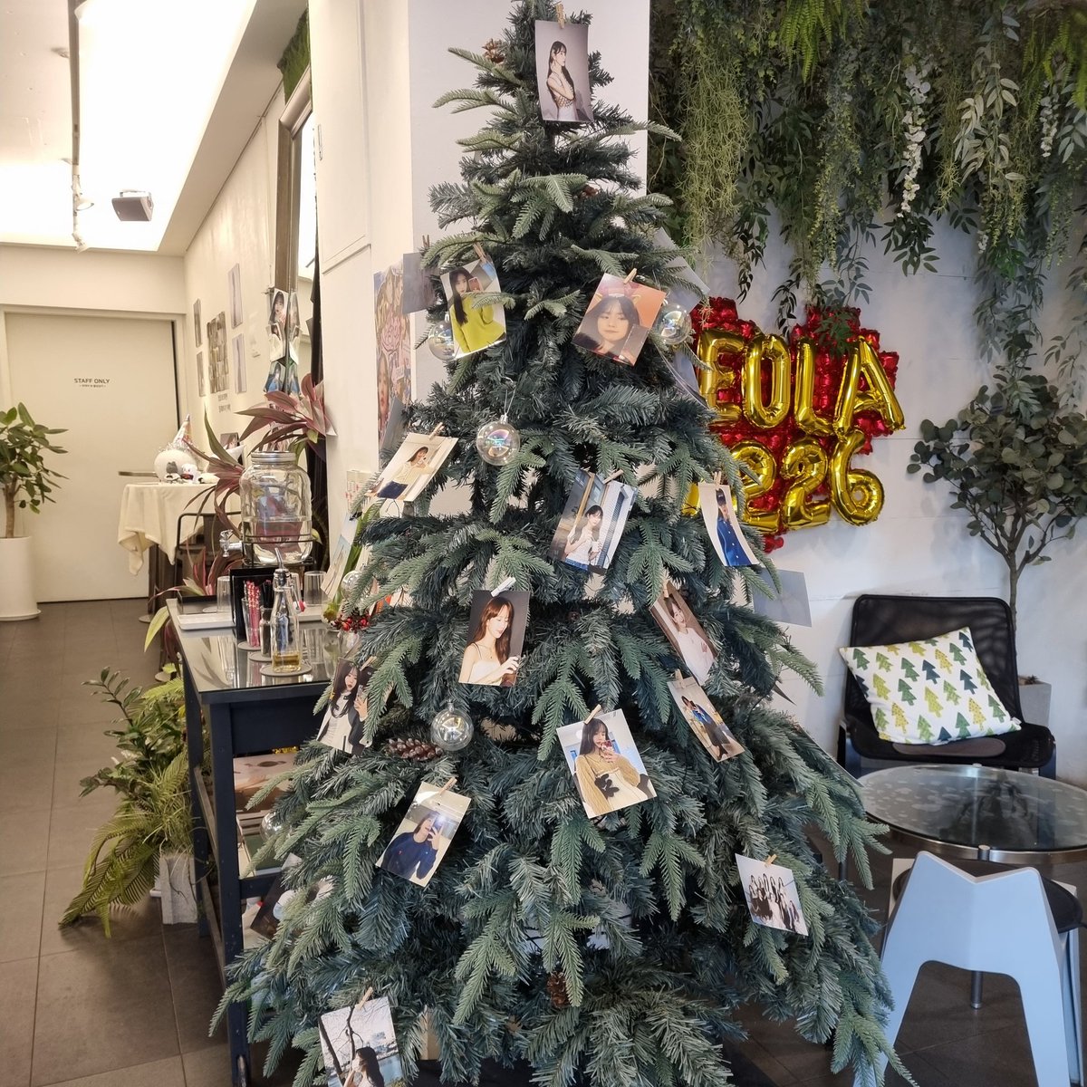 설아언니 생일 축하해요!!
카페 너무 예뻐요 최고최고!!!
#내가_사랑한_모든_설아에게