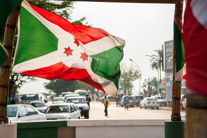 Ikiriho's tweet photo. 🏦📈Selon la @WorldBank, l'avenir est prometteur pour #Burundi. Le pays dispose d'un potentiel important pour développer ses secteurs agricole et commercial, créer des emplois et stimuler le développement en introduisant des réformes

▶️https://t.co/ugrEgML63i https://t.co/bvzPJDg2PJ