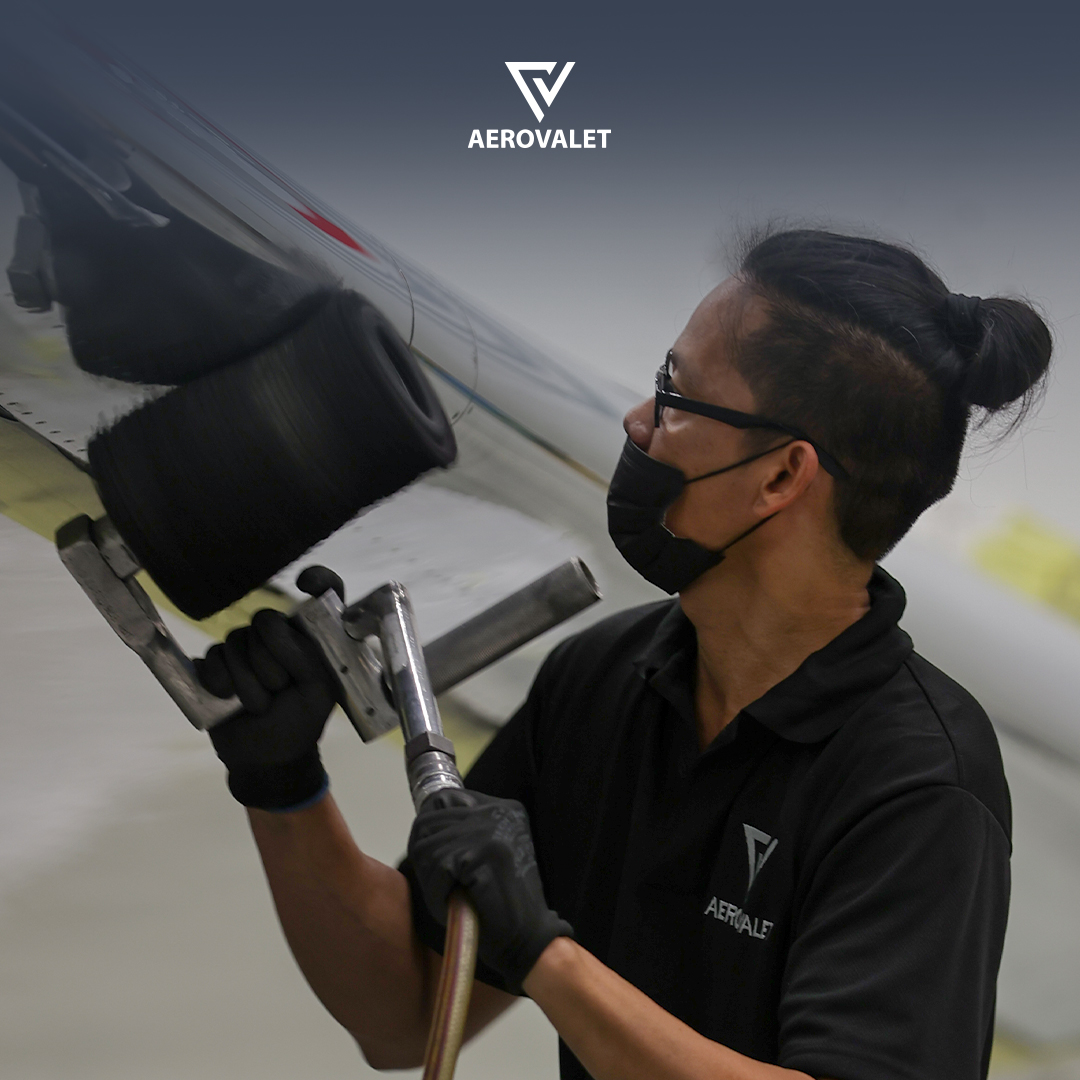 AeroValet is where luxury meets cleanliness at 40,000 feet ✈️
#aircraftdetailing #detailing #aircraft #aviation #aviationdetailing #privatejet #aircraftmaintenance #aircraftcleaning #aircraftdetailer #autodetailing #detailers #boeing #airplanewashing #aerovalet #cabincrew #dubai