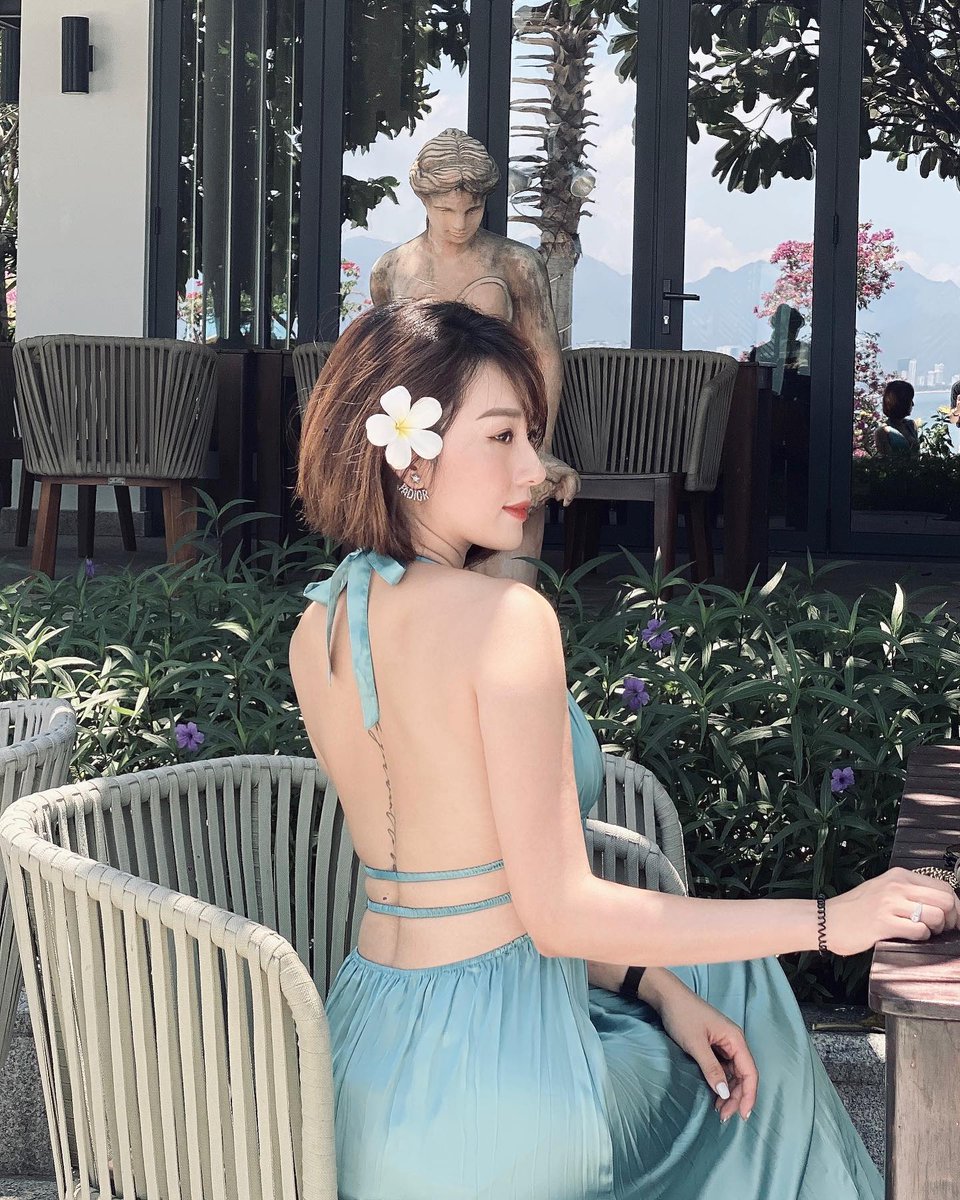 Chào em! Tôi là một người phụ nữ yêu thích âm nhạc và nghệ thuật, hy vọng tìm được một người đàn ông đam mê và cùng nhau tạo ra những trải nghiệm tuyệt vời.
