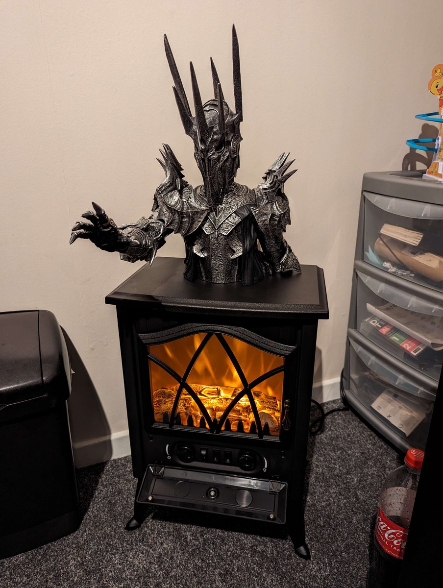 SkelfiePallets's tweet photo. @TeawithTolkien big boi https://t.co/6N10TGN9tV