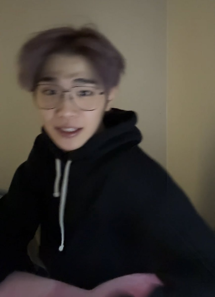 아니 김토비 개웃겨 
휀걸이 >> 실패한 과학자 같아... << 이러니까 
왜 성공한 과학자가 아니죠?! 이럼 하!!!!!!! ㅠ